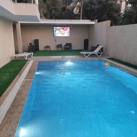 アパートホテル Dalgic Pool Club *